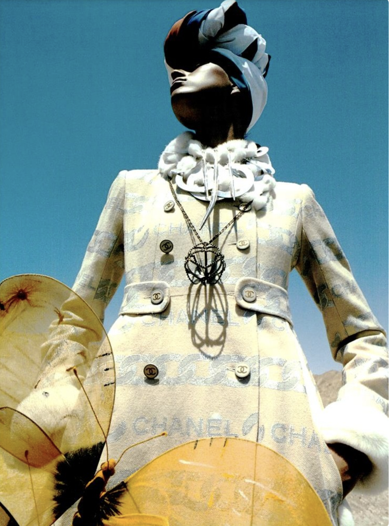 New-Fantasy-Steven-Meisel-Vogue-Italia-July-2001-35.png