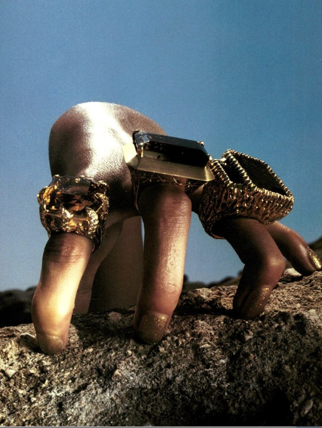 New-Fantasy-Steven-Meisel-Vogue-Italia-July-2001-23.png