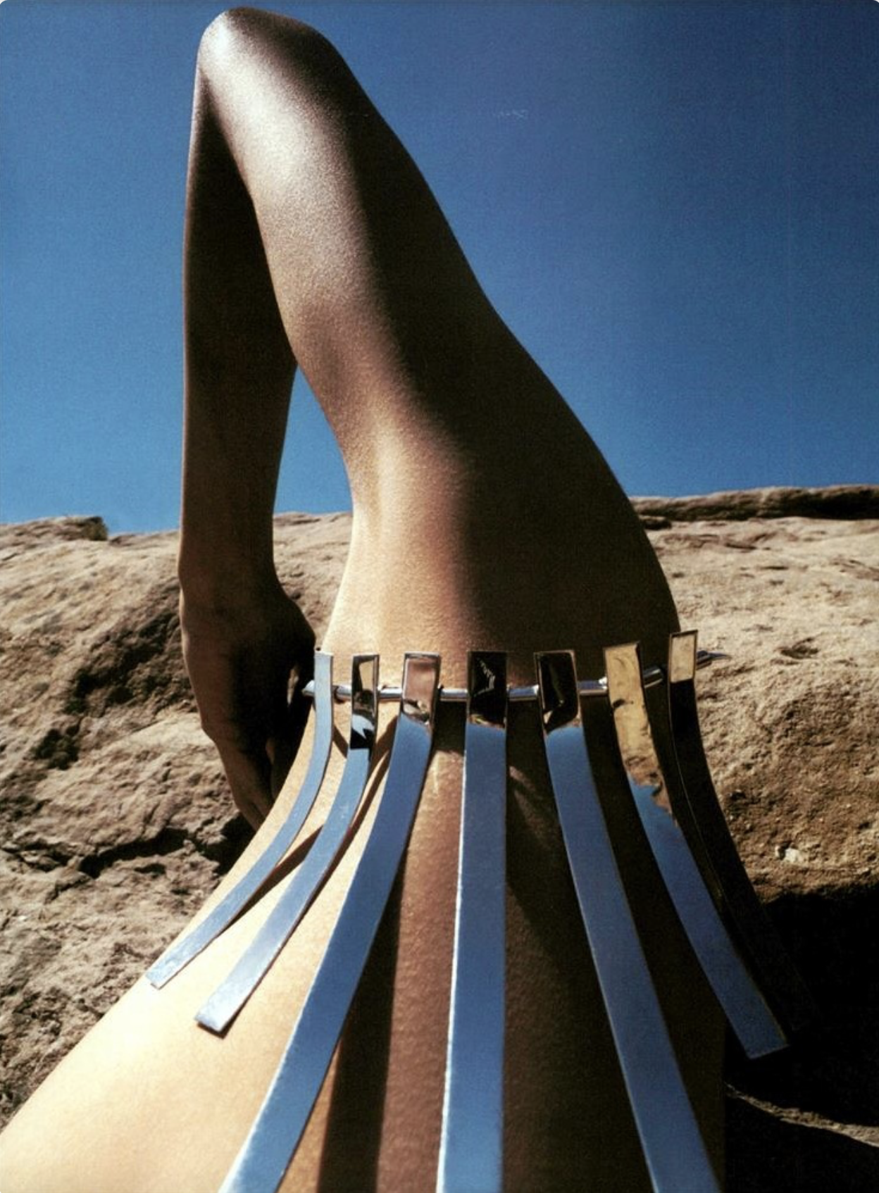 New-Fantasy-Steven-Meisel-Vogue-Italia-July-2001-5.png