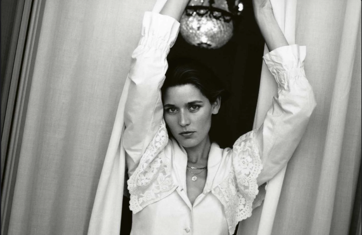 Vivienne-Rohner-by-Larissa-Hofmann-Harpers-Bazaar-France-August-2026-15.png