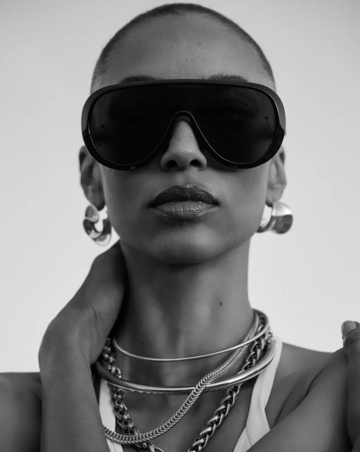 Anais-Mali-by-Andreas-Ortner-Harpers Bazaar-Greece-August-2026-1.png
