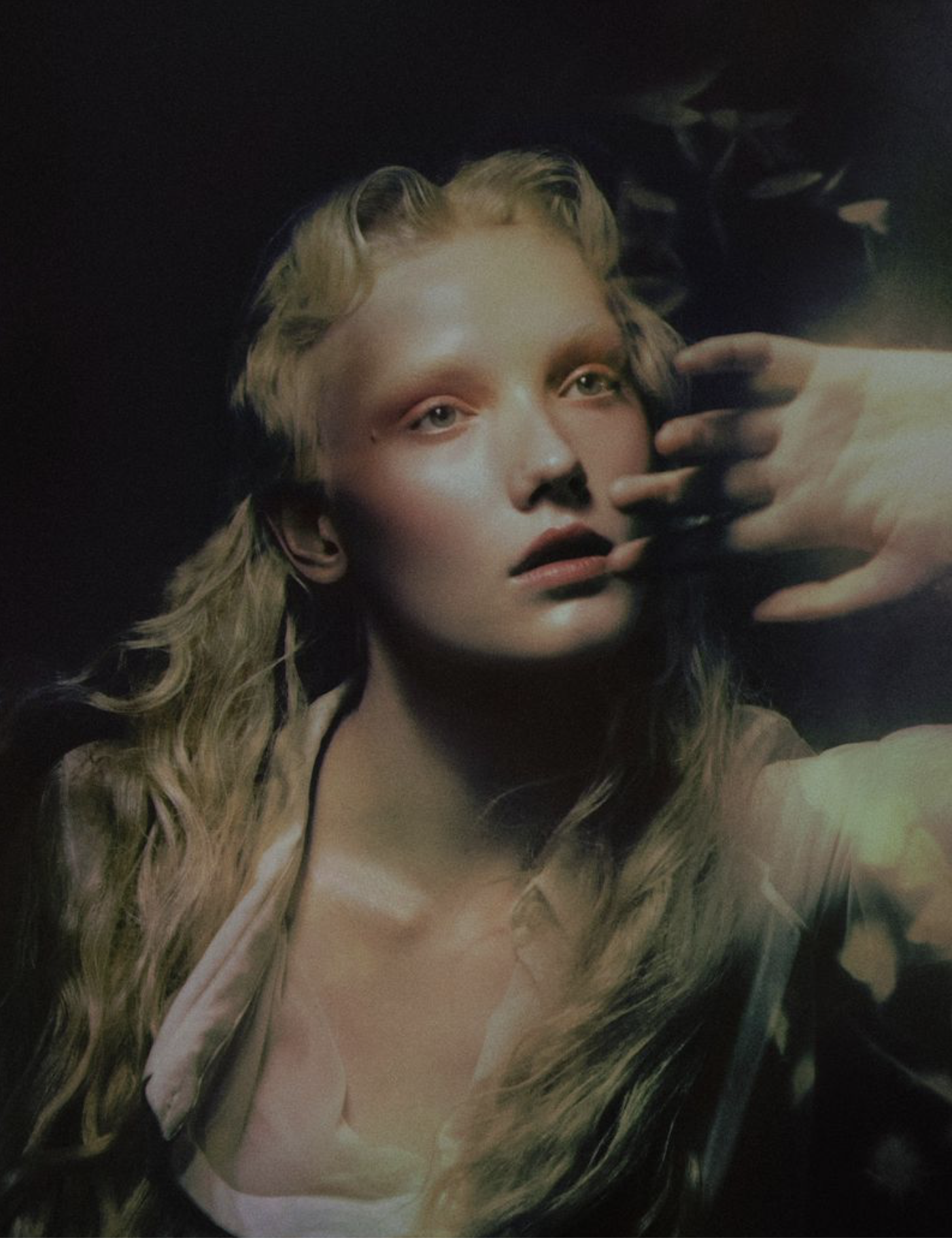 Ivy-Stewart-by-Elizaveta-Porodina-Violet-Papers-July-2026-4.png