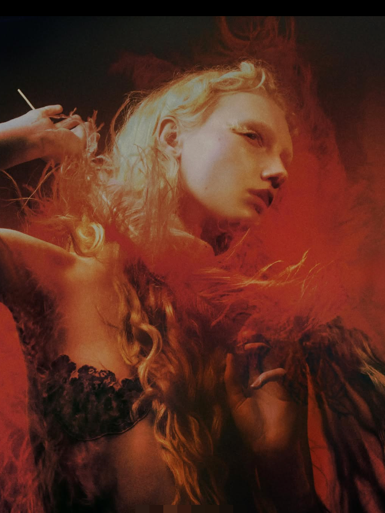 Ivy-Stewart-Anais-Mali-by-Andreas-Ortner-Harpers Bazaar-Greece-August-2026-13.png