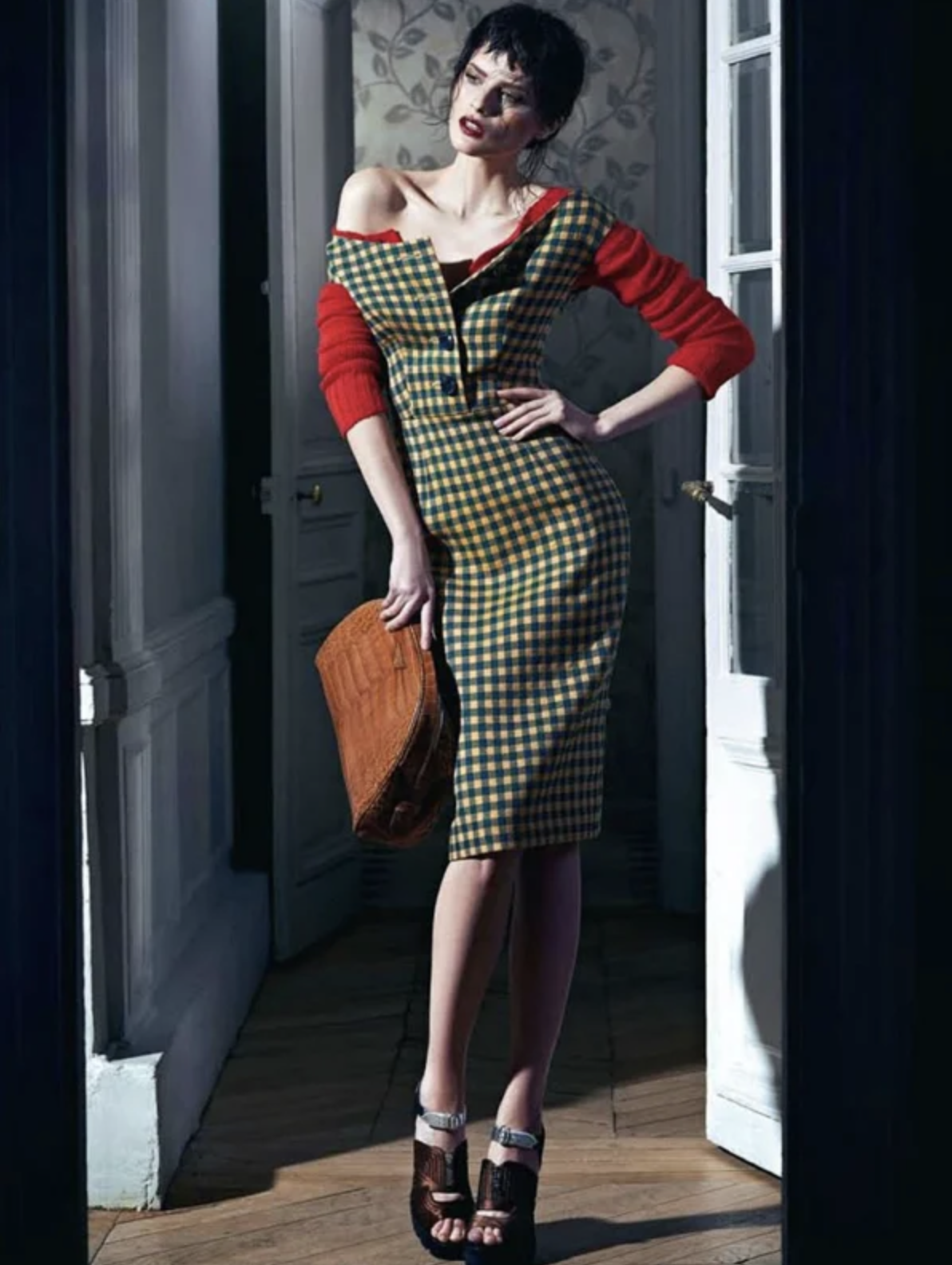 Elena-Melnik-by-Nicole Heiniger-ELLE-Brazil-July-2013-9.png