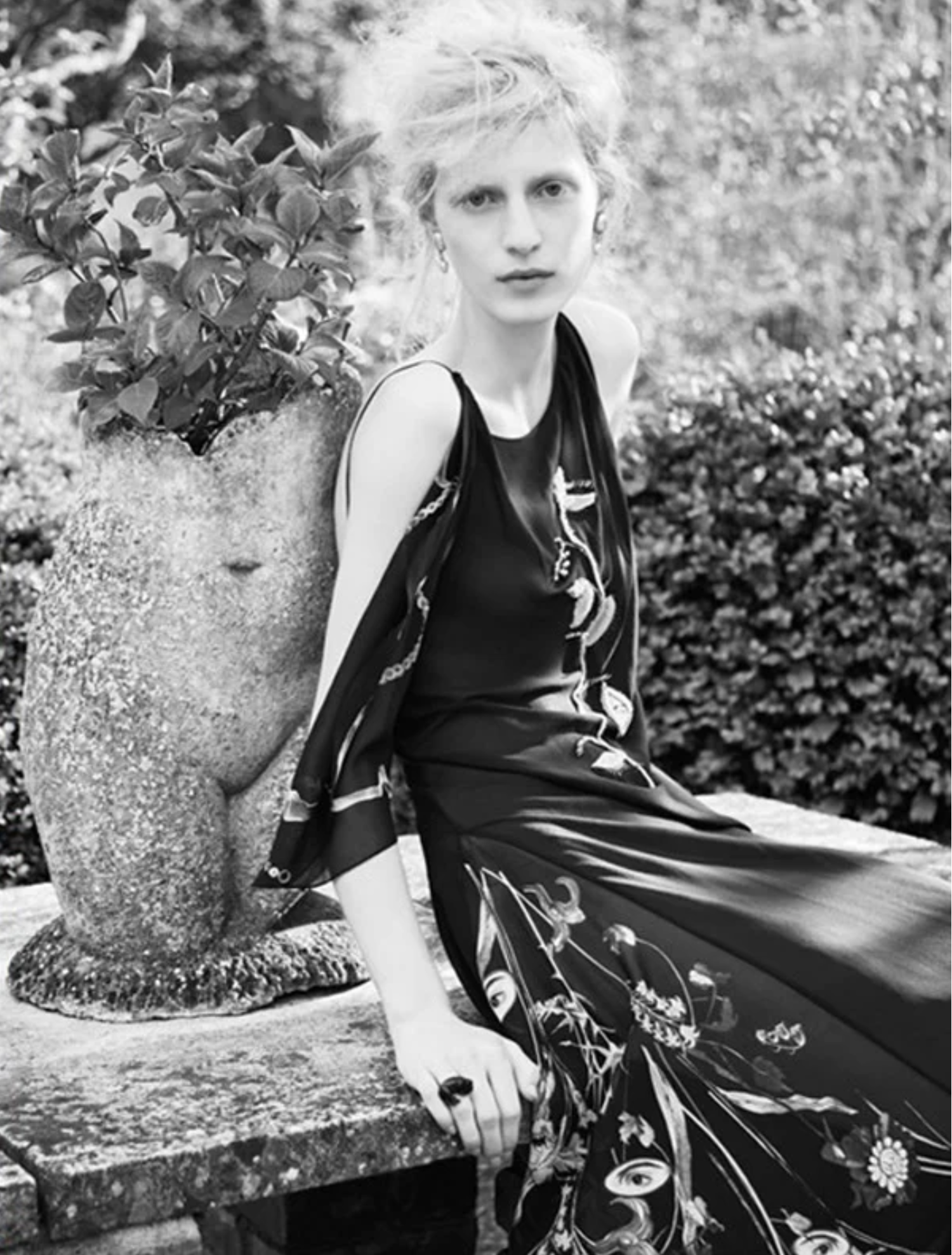 Julia-Nobis-by-Ben-Toms-AnOther-Magazine-September-2013-13.png