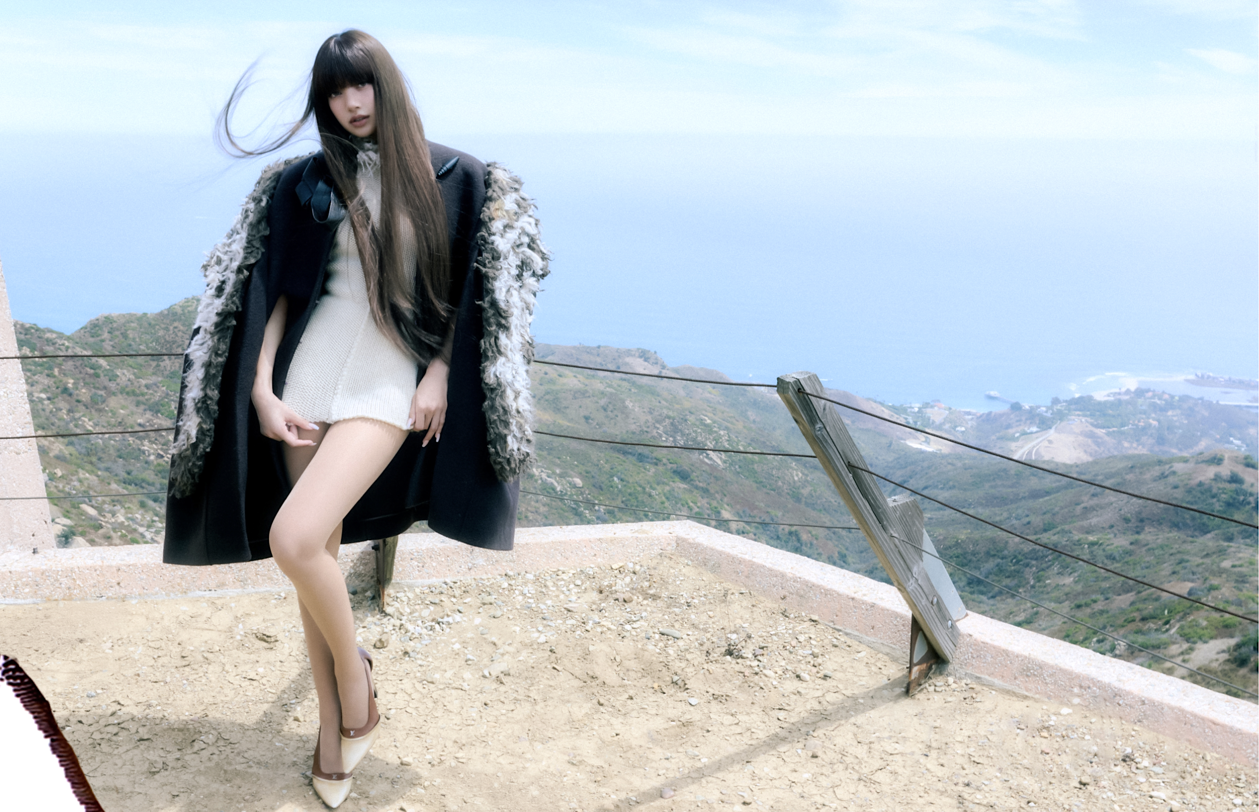 Lisa-Blackpink-Vogue-Korea-September-2026-20.png