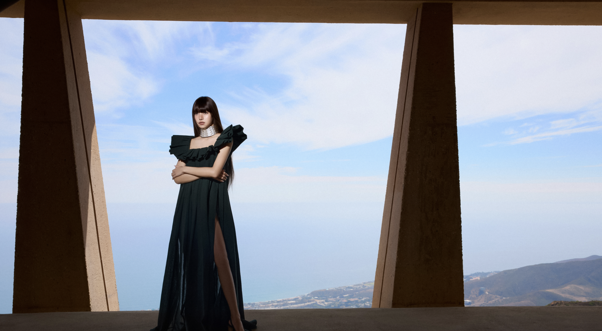 Lisa-Blackpink-Vogue-Korea-September-2026-14.png