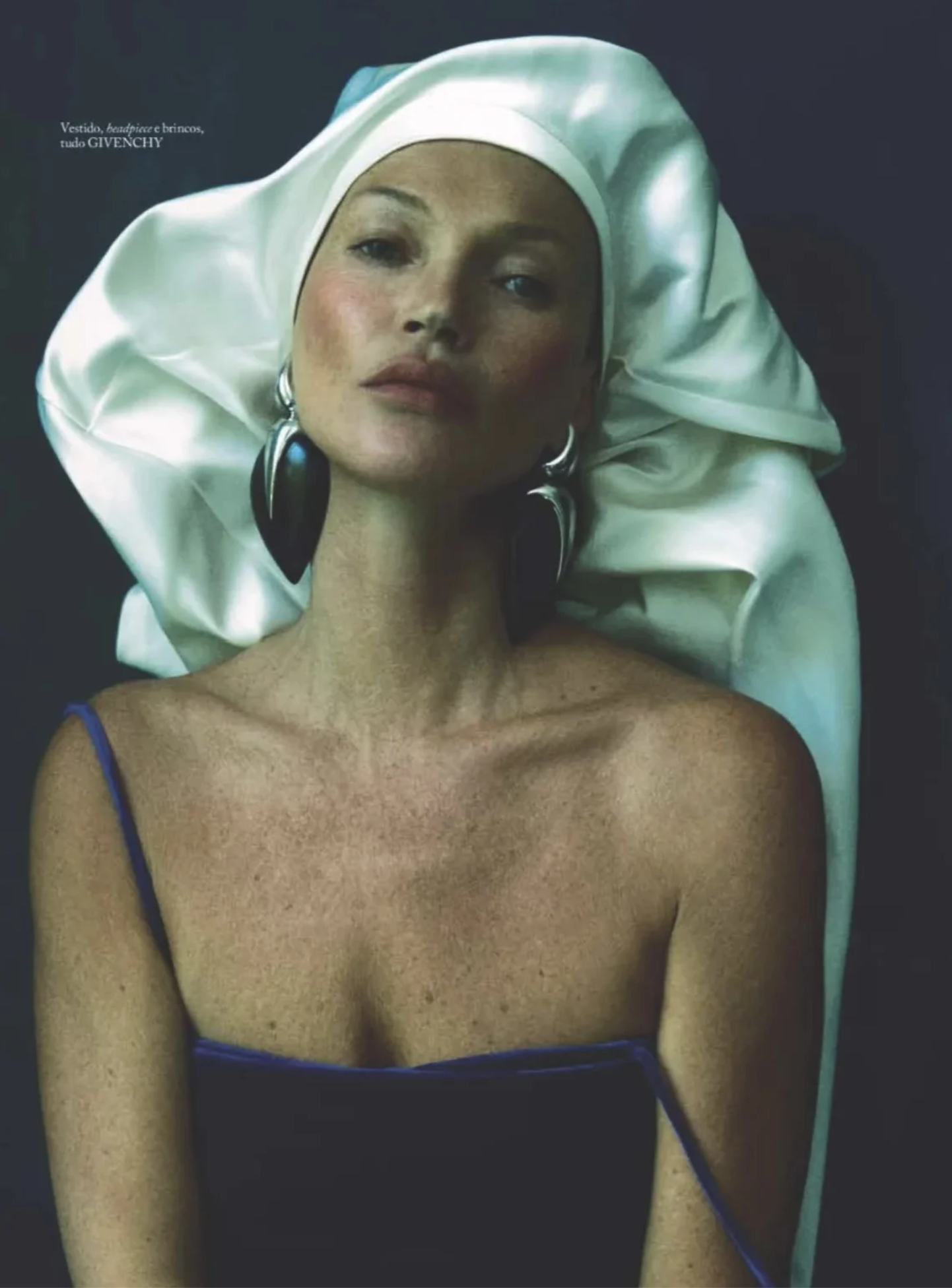 Kate-Moss-by-zee-Nunes-Vogue-Brazil-Septem ber-2026-1.png