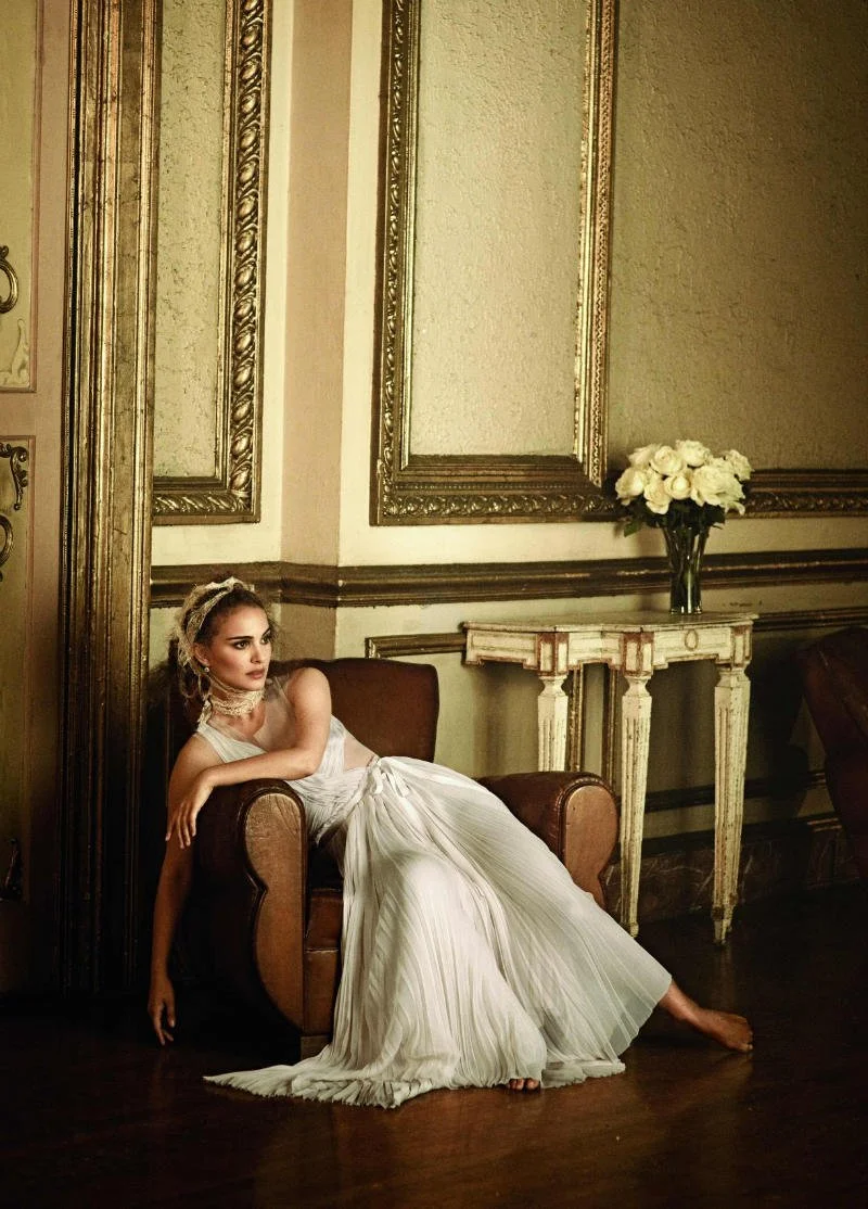 Natalie-Portman-by-Peter-Lindbergh-Vogue-US-January-2011-6.jpg