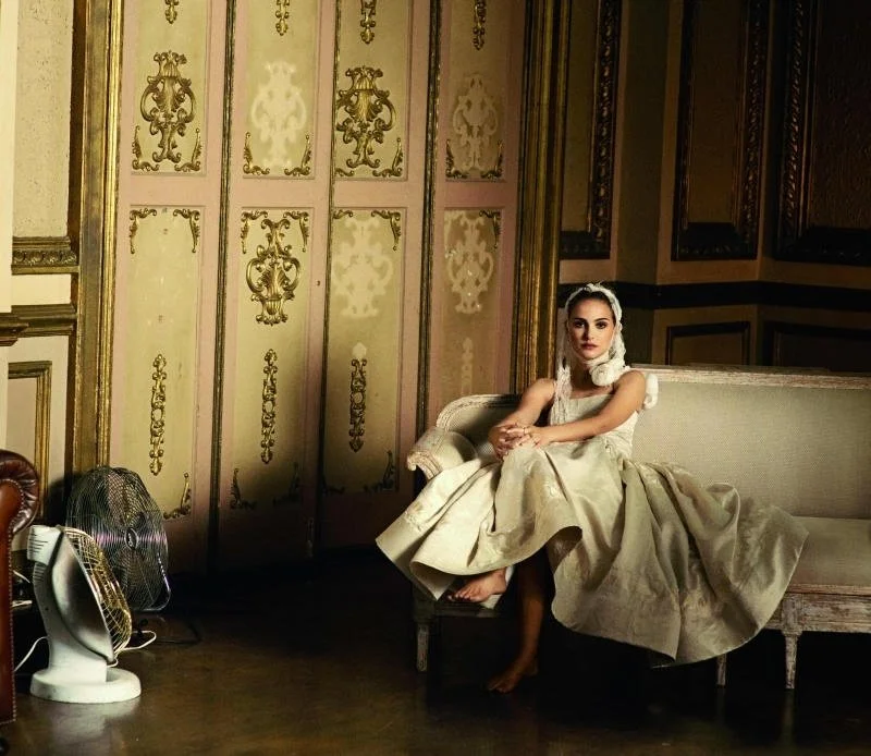 Natalie-Portman-by-Peter-Lindbergh-Vogue-US-January-2011-9.jpg
