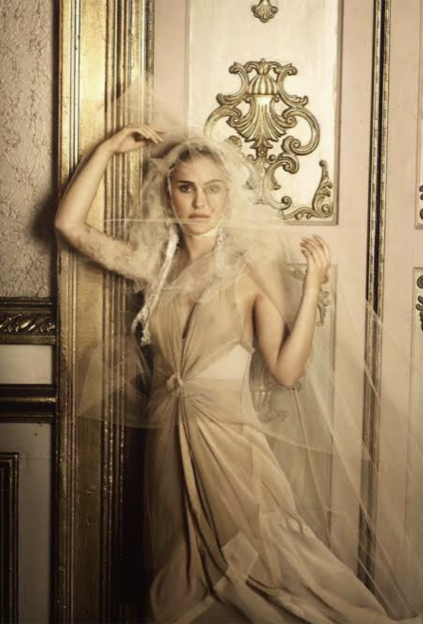Natalie-Portman-by-Peter-Lindbergh-Vogue-US-January-2011-5.png