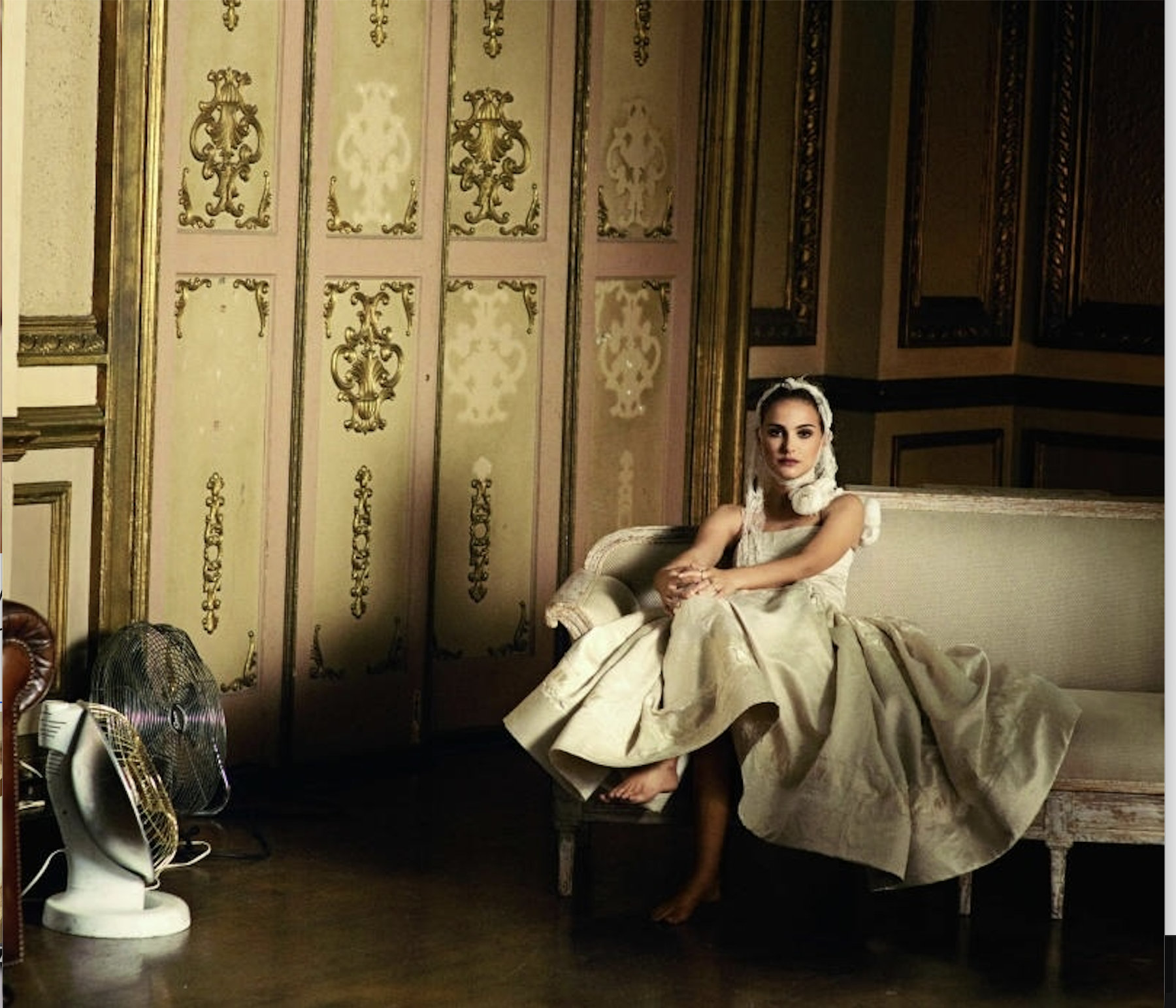 Natalie-Portman-by-Peter-Lindbergh-Vogue-US-January-2011-11..png