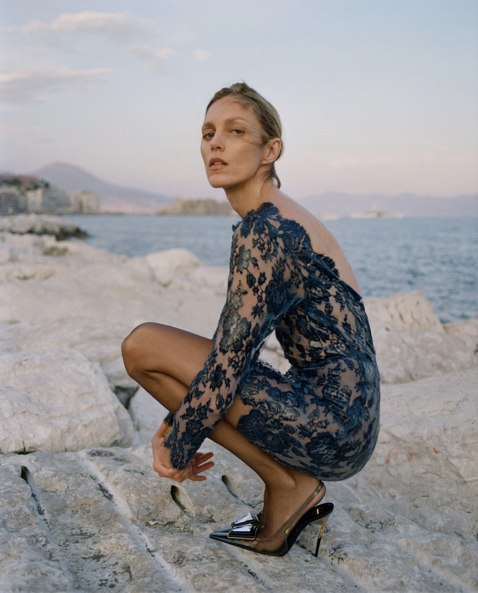 Anja-Rubik-by-Max-Farago-HTSI-september-12-2026-17.png