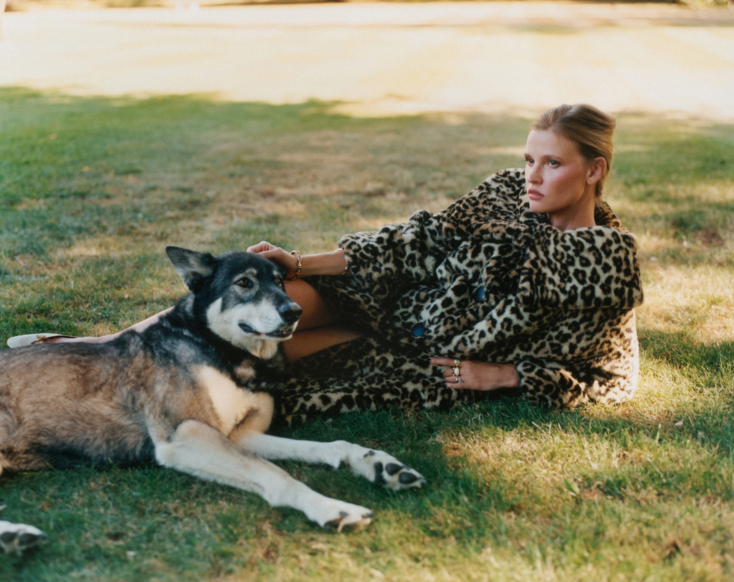 Lara-Stone-by-James-Harvey-Kelly-Sunday-Times-Style-September-13-2026-5.png