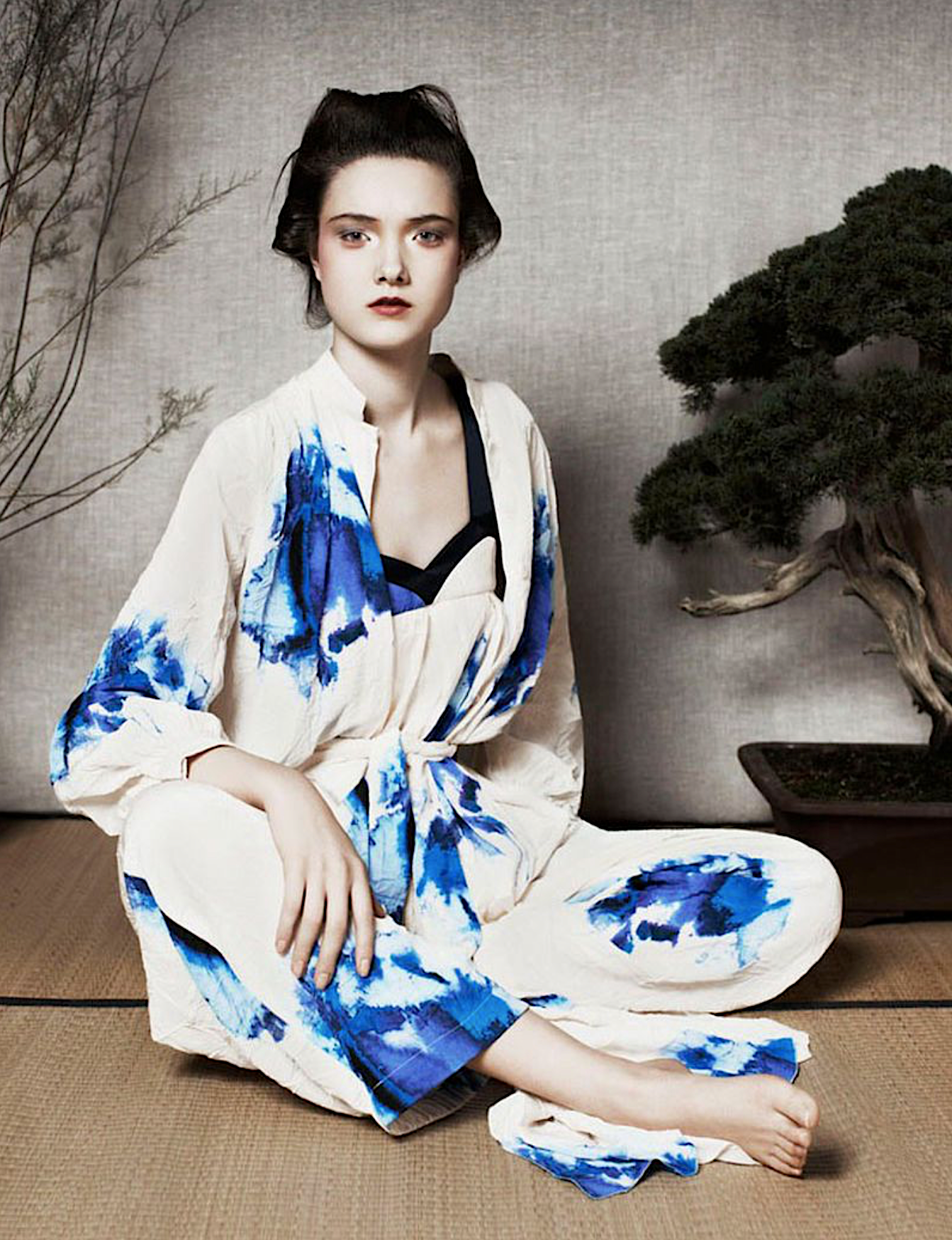 Yumi-Lambert-by-Ben-Toms-AnOther-Magazine-SS-2013-15.png