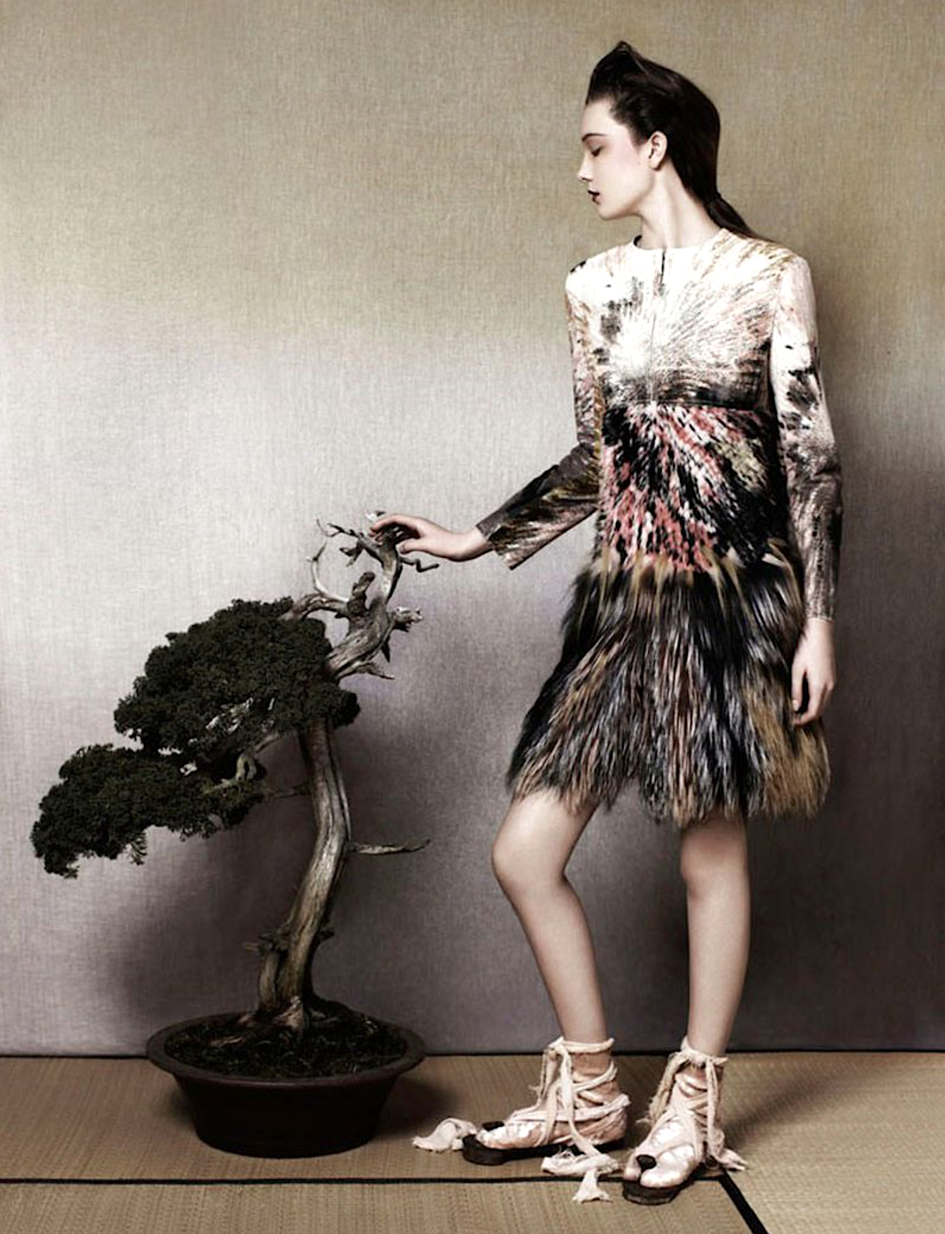 Yumi-Lambert-by-Ben-Toms-AnOther-Magazine-SS-2013-10.png