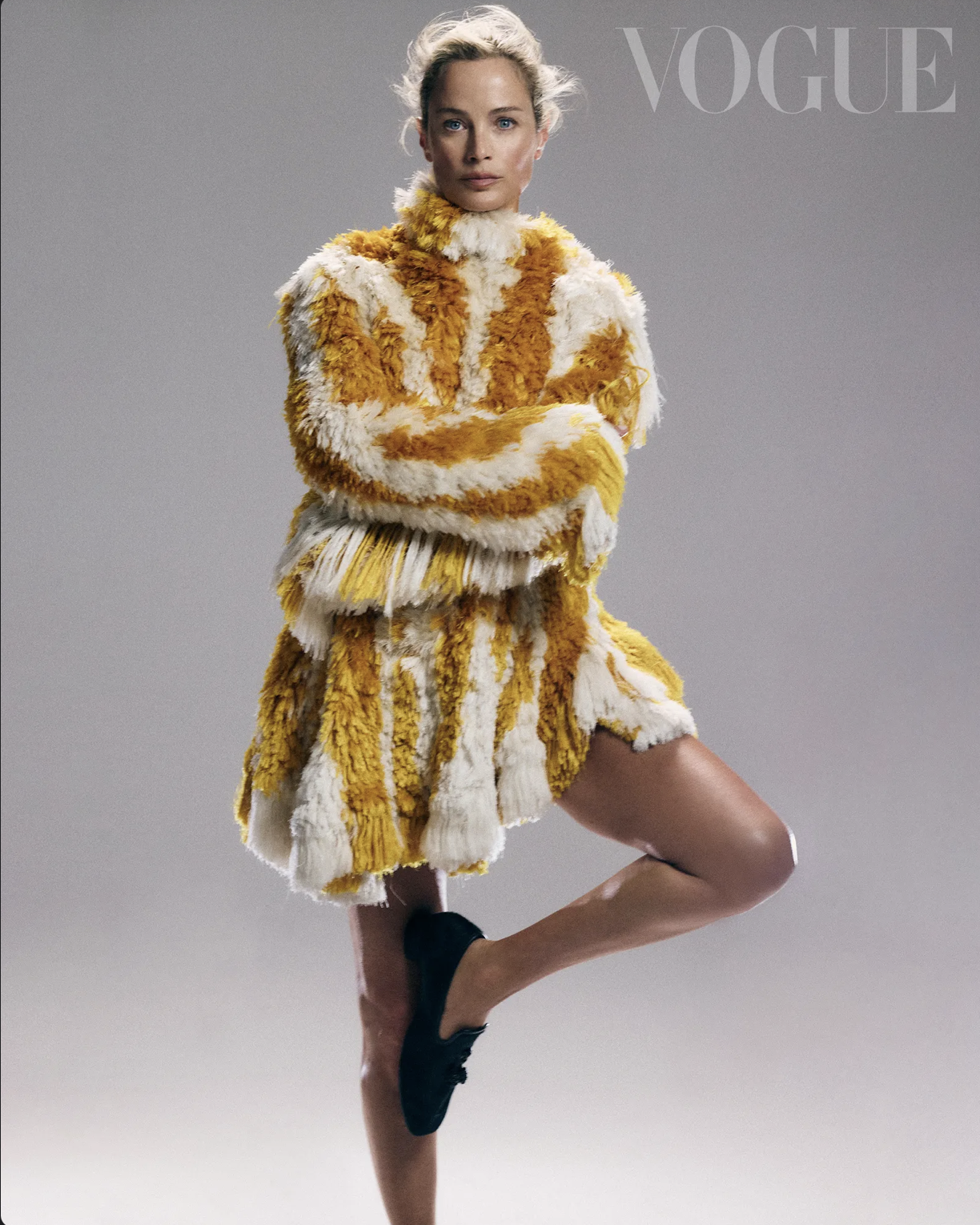 Carolyn-Murphy-by-Emmanuel-Monsalve-Vogue-Taiwan-October-2026-12.png