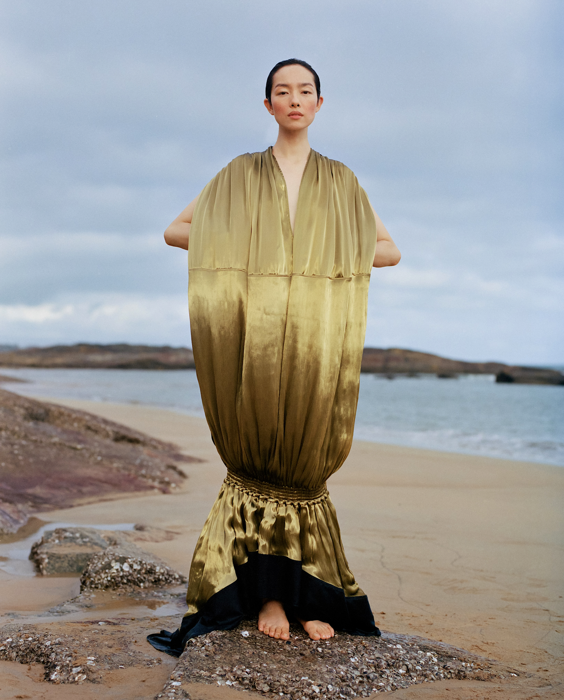 FeiFei-Sun-by-Nadine-Ijewere-Vogue-China-October-2026-4.png