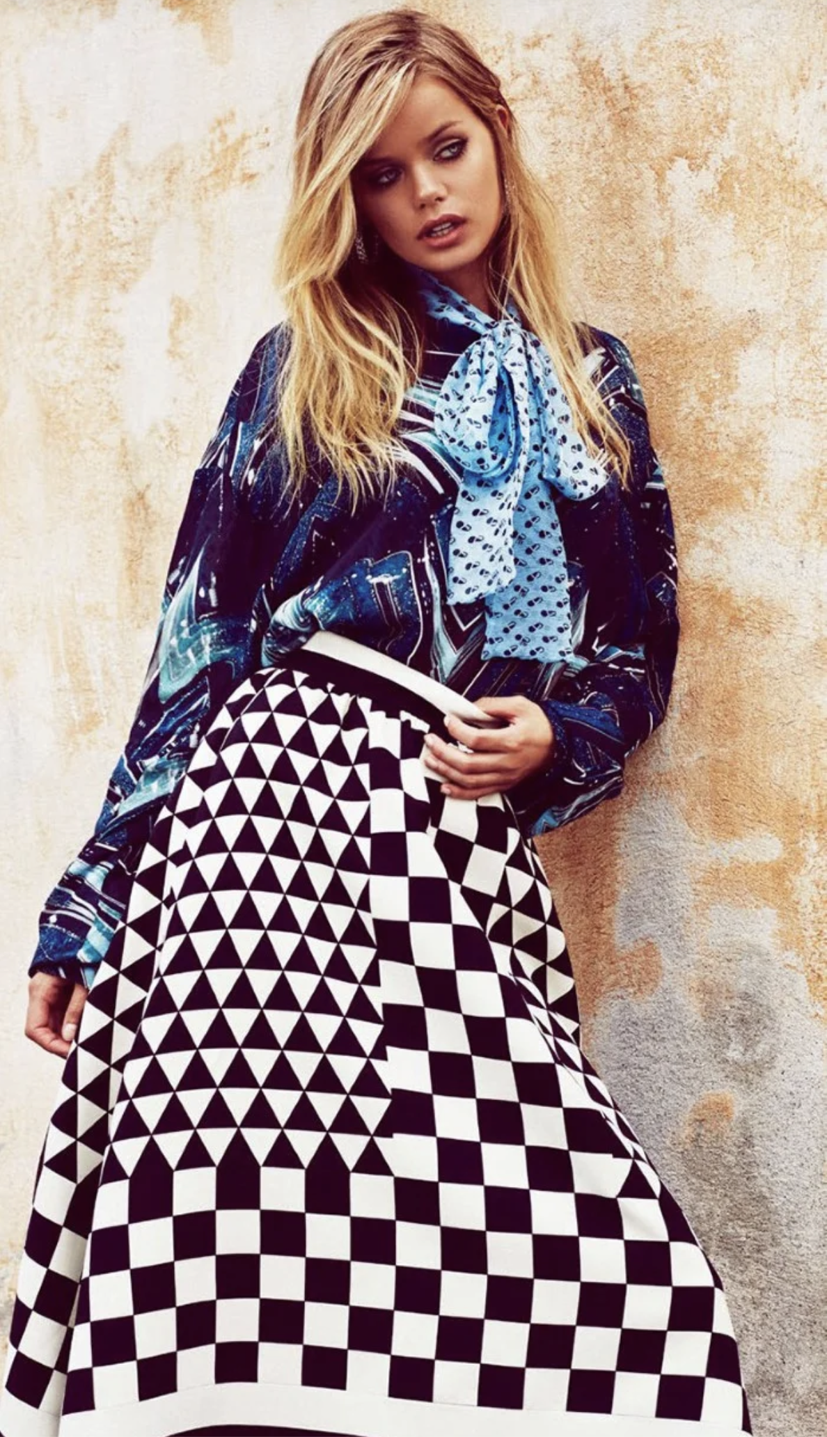 Frida=Aasen-by-Xavi-Gordo-Elle-Russia-September-2015-6.png