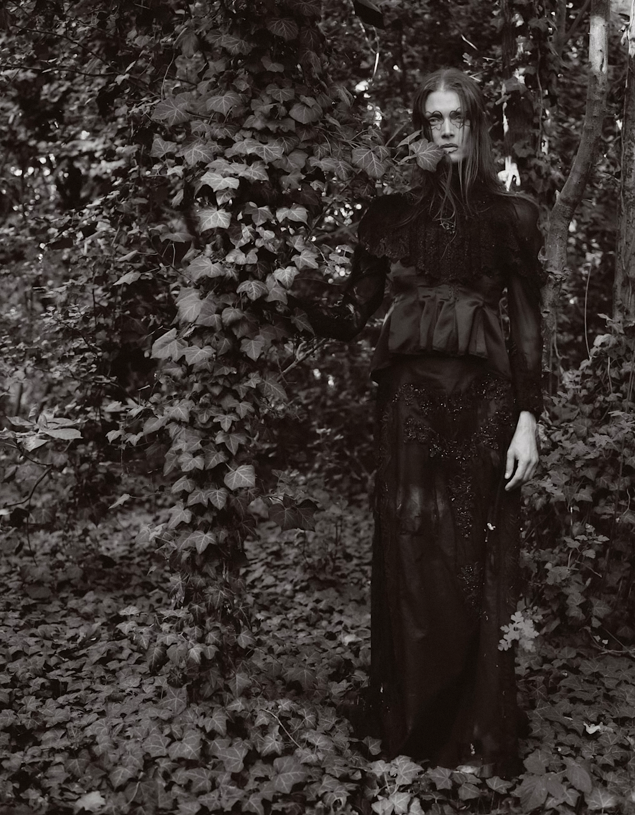 Malgosia-Bela-by-Ethan-James-Green-Past-Perfect-AnOther-Magazine-2026-27-5.png
