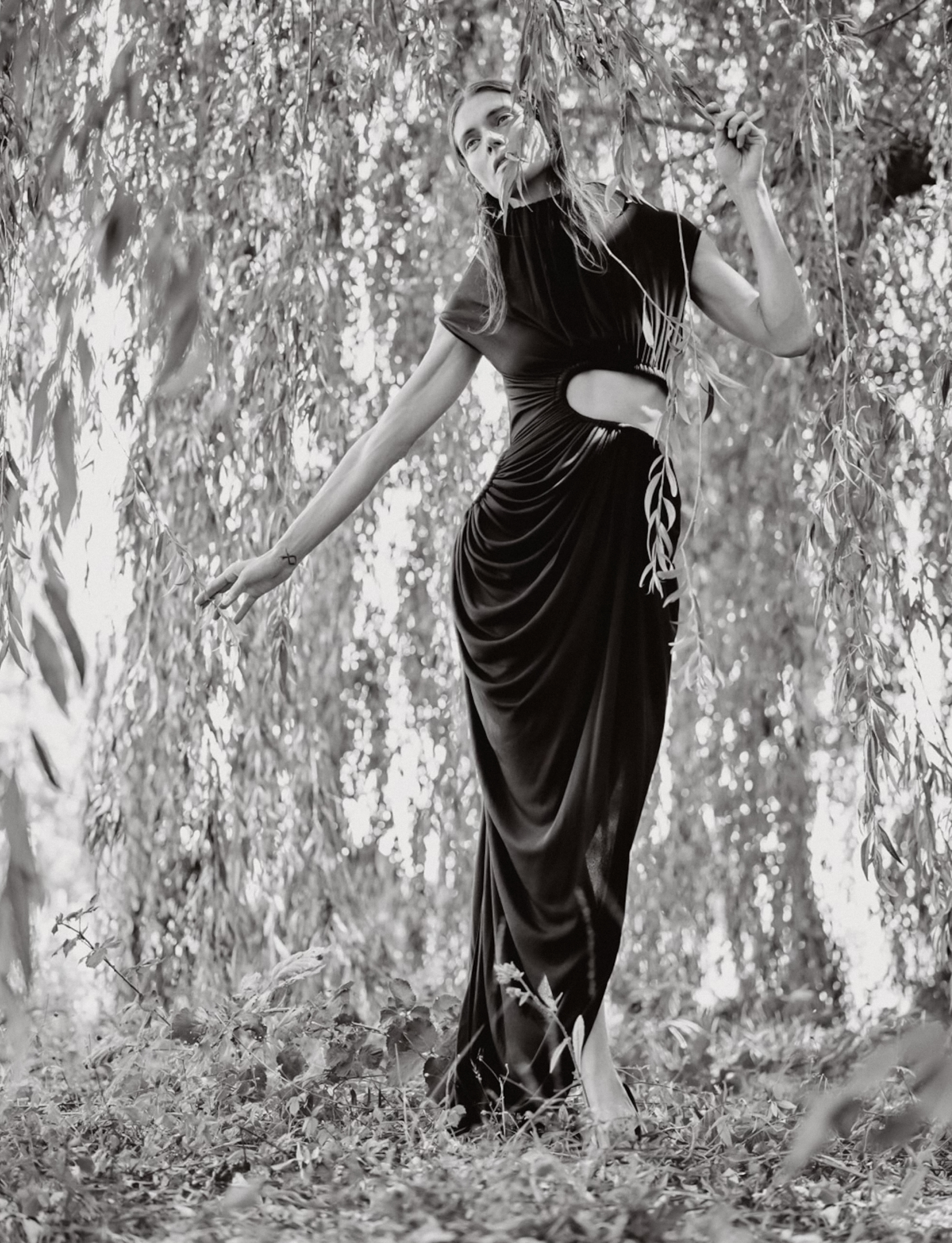 Malgosia-Bela-by-Ethan-James-Green-Past-Perfect-AnOther-Magazine-2026-27-7.png