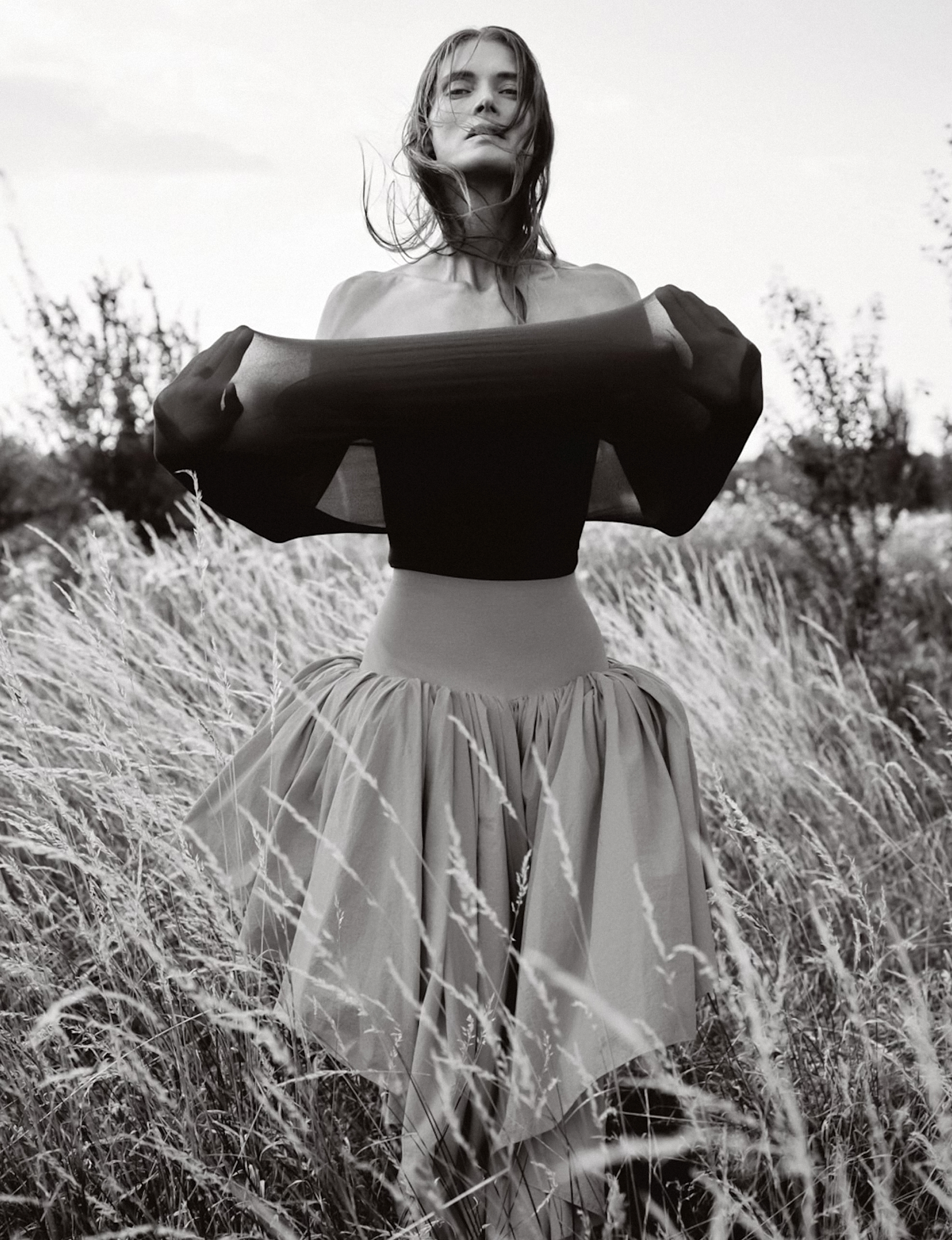 Malgosia-Bela-by-Ethan-James-Green-Past-Perfect-AnOther-Magazine-2026-27-12.png