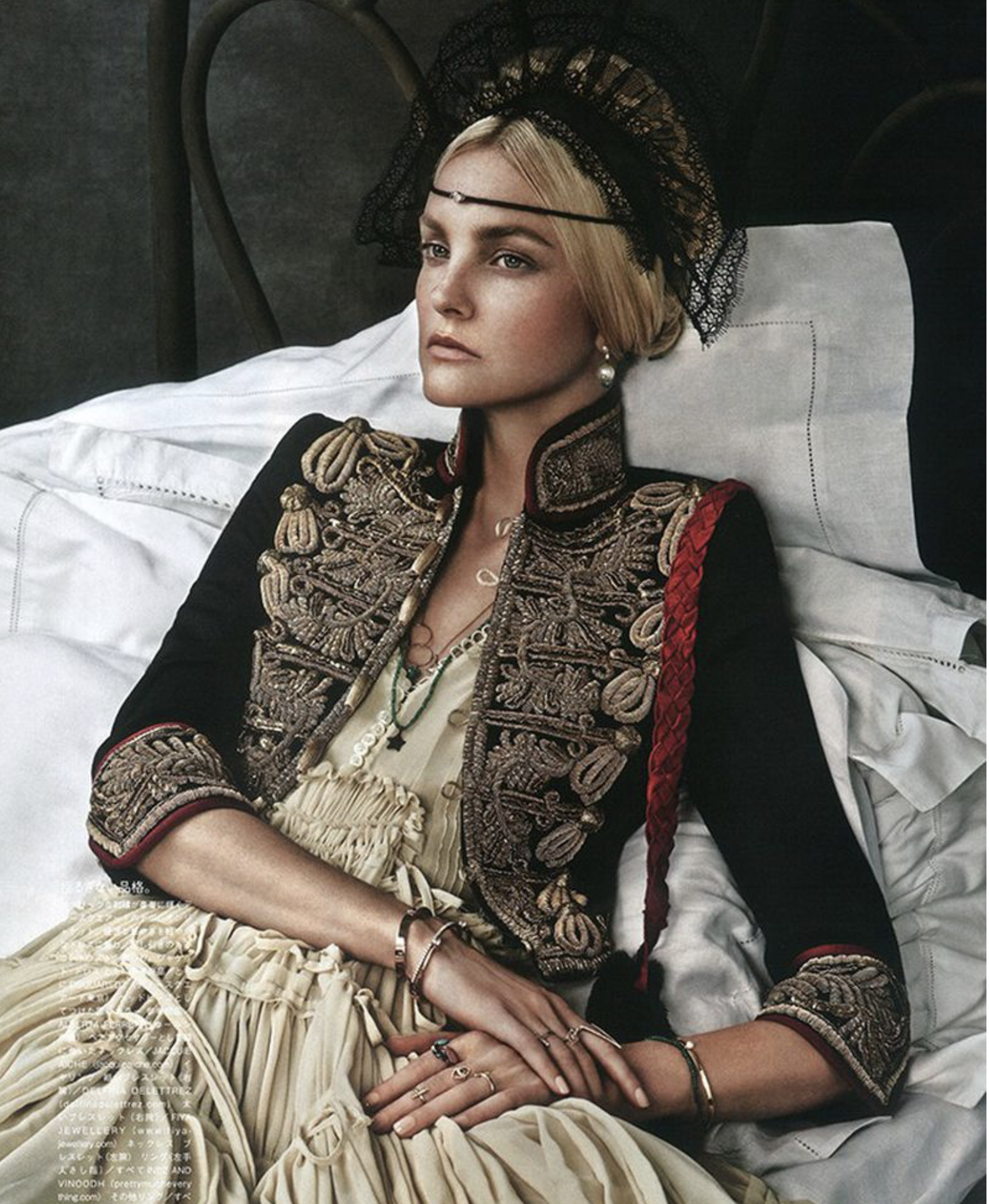 Caroline-Trentini-by-Giampaolo-Sgura-Vogue-Japan-October-2015-13.png