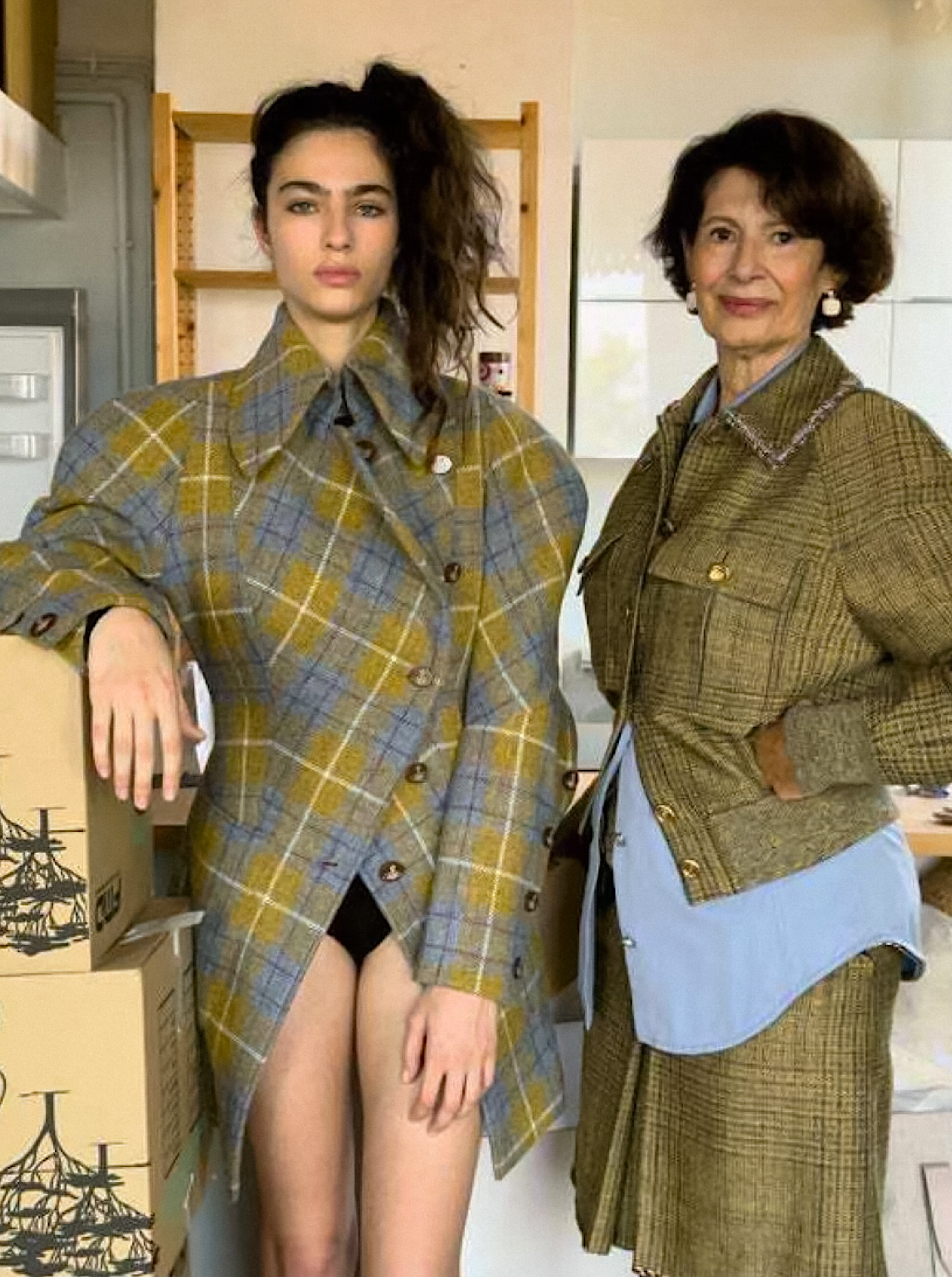 Loli-Bahia-by-Juergen-Teller-Harpers-Bazaar-France-October-2026-18.png