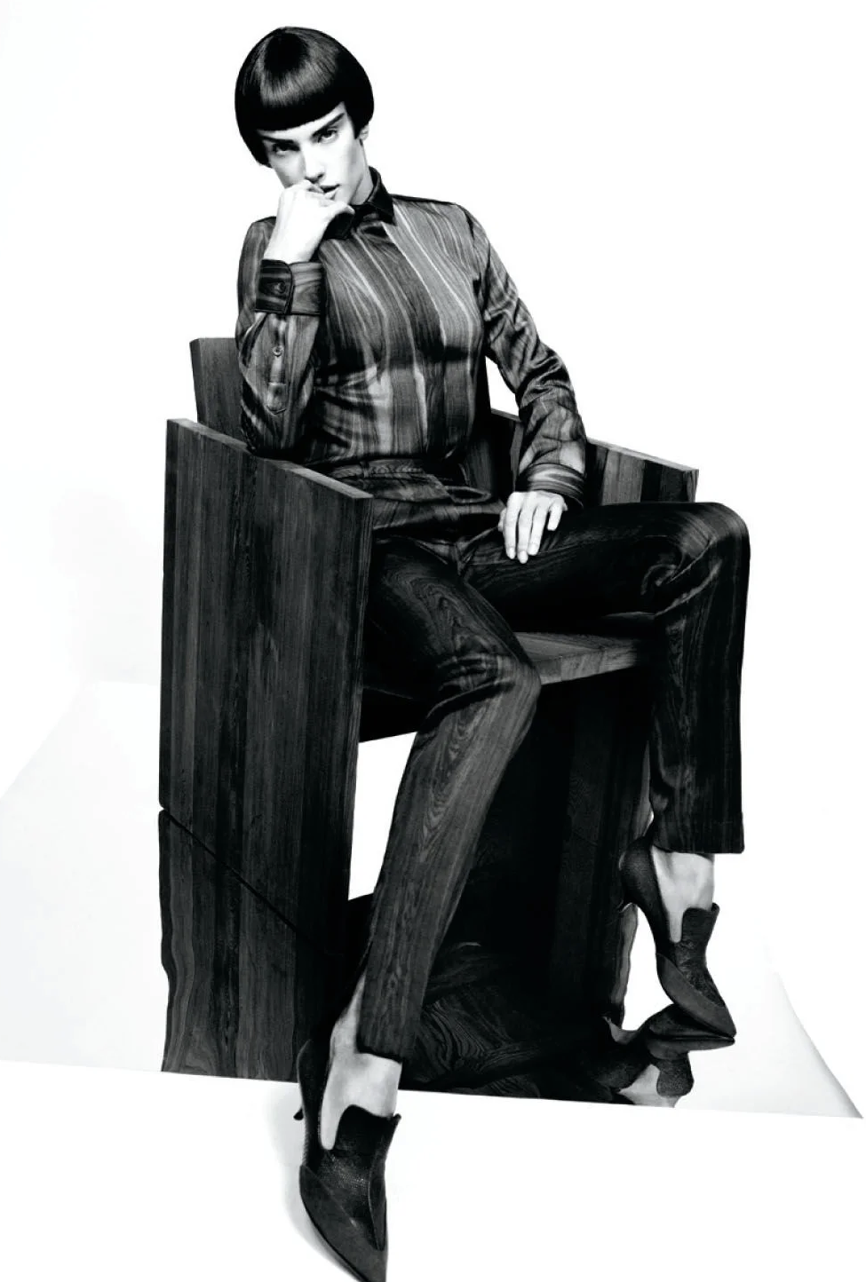 Alessandra-Ambrosio-by-Chad-Pittman-Muse-Magazine-December-2011-11.png