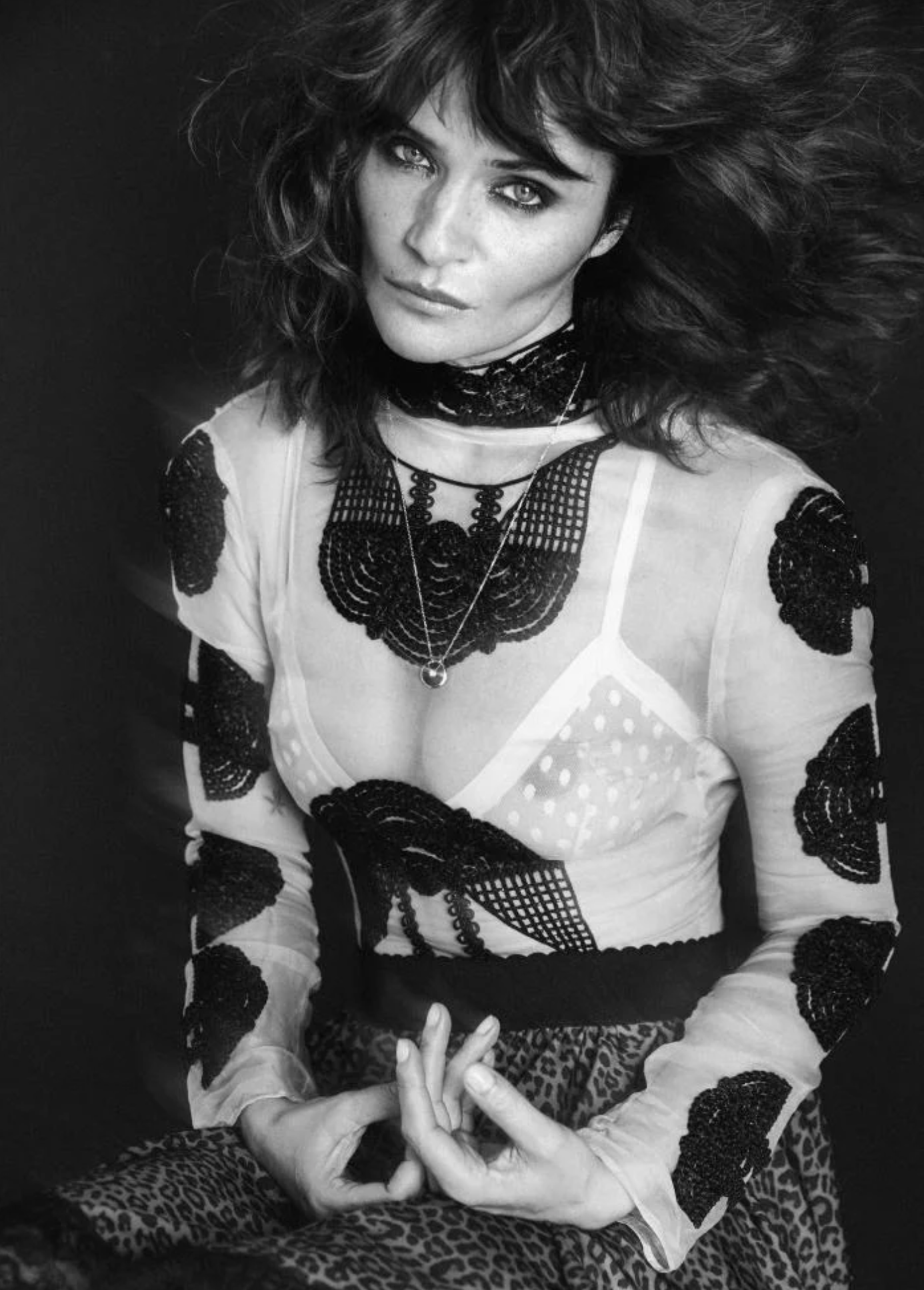 Helena-Christensen-by-An-Le-Vogue-Portugal-2016-6.png