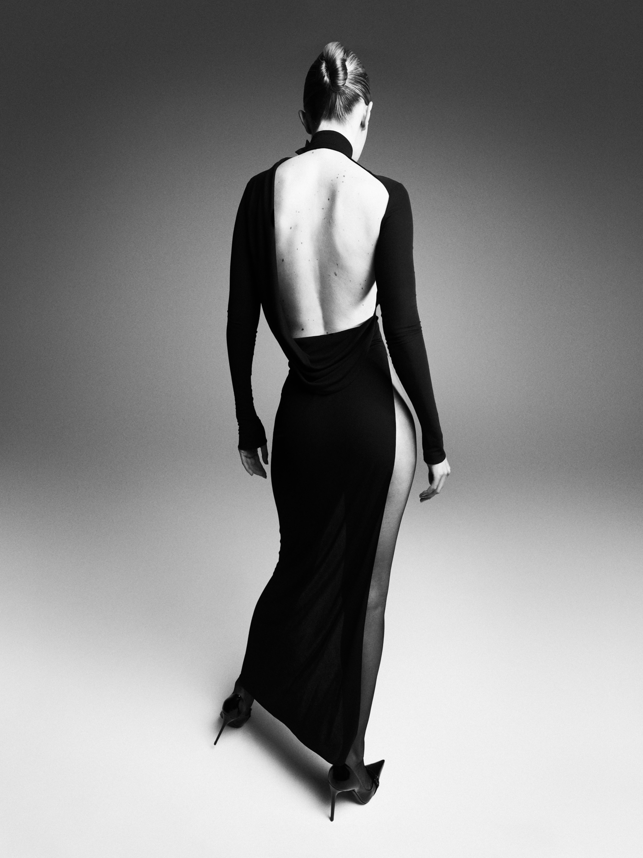 Gigi-Hadid-by-Willy-Vanderperre-Vogue-France-September-2026-8.png