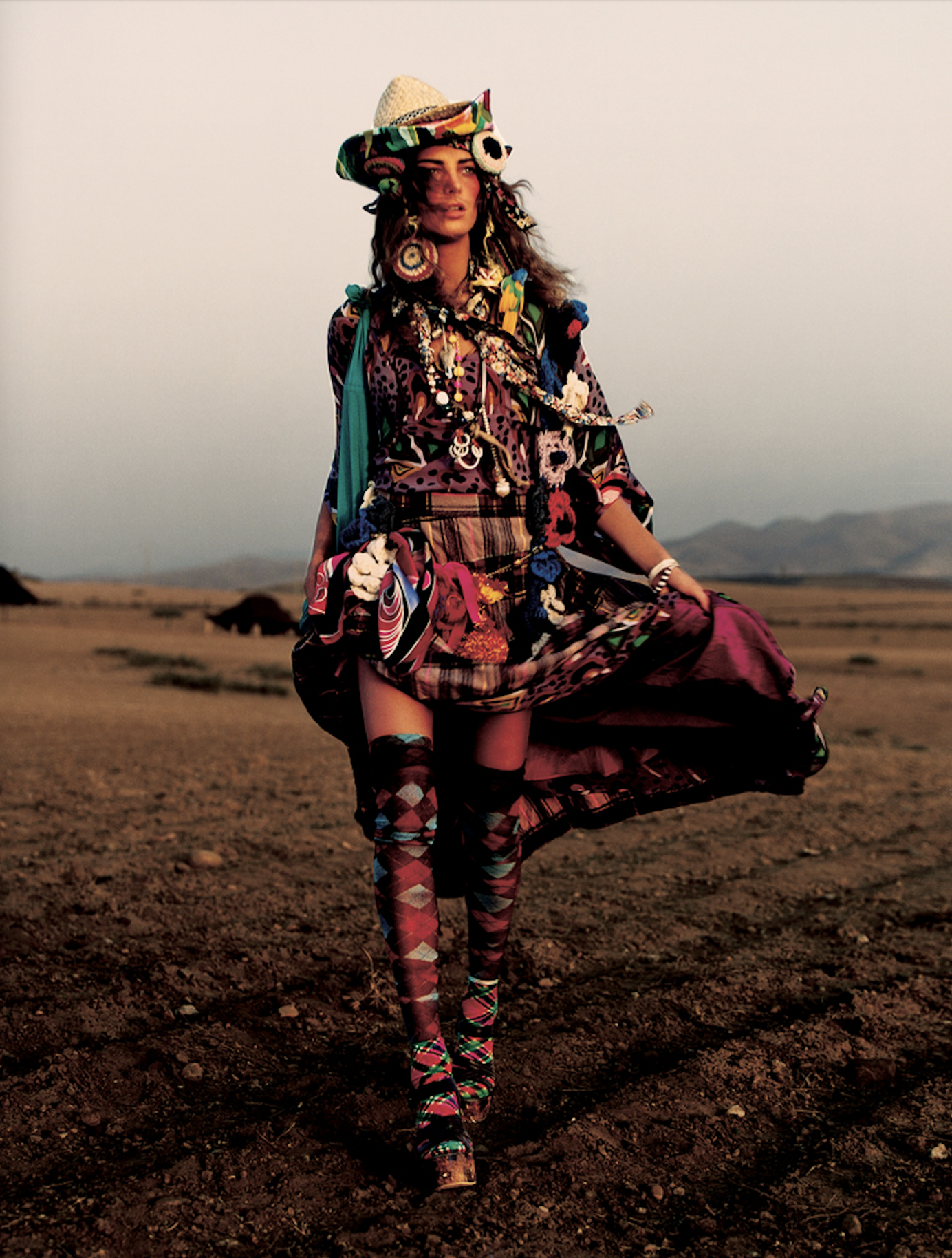 Daria-Werbowy-by-Mario-Testino-Vogue-UK-January-2005-16.png