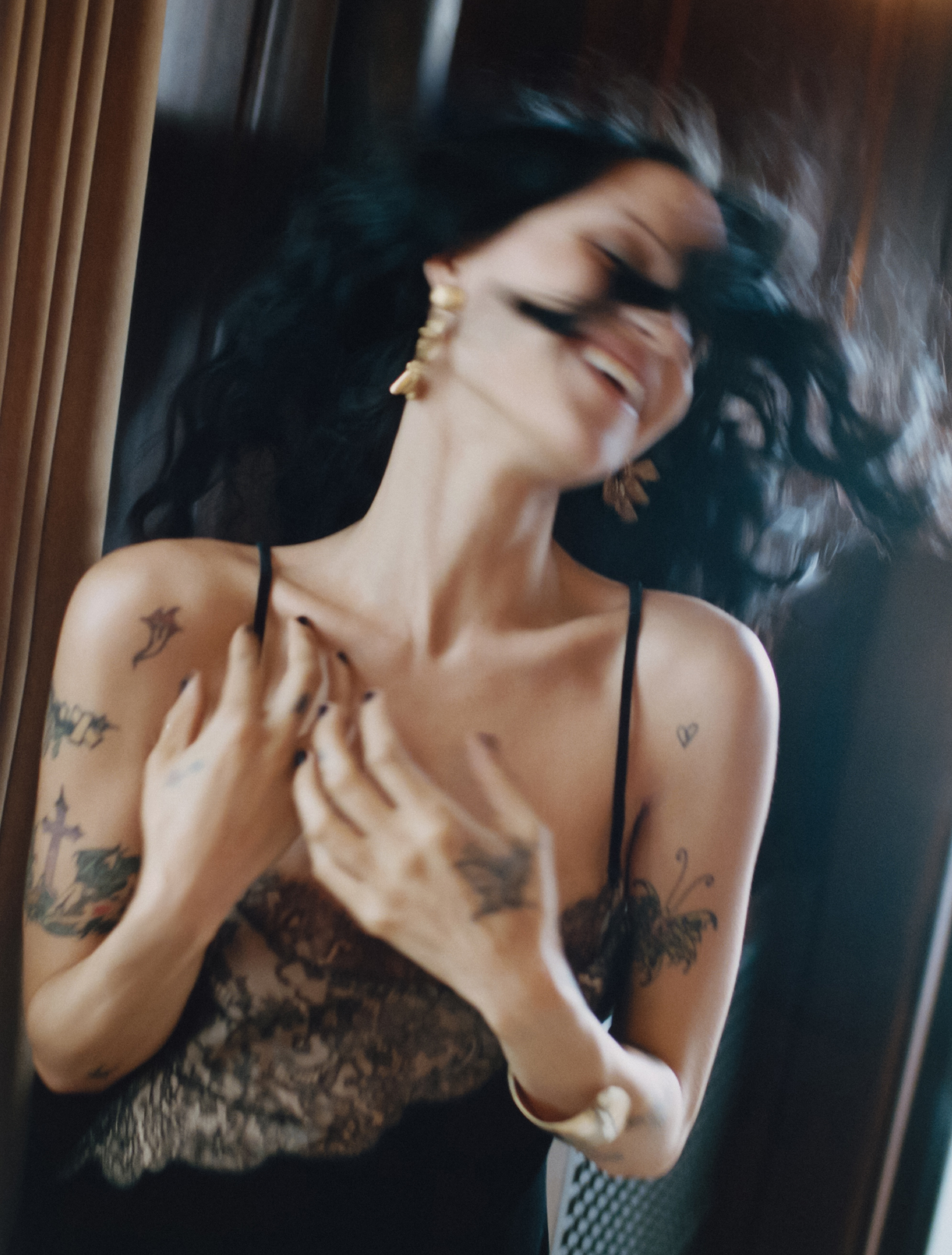 Gabbriette-by-Pia-Riverola-for-Vogue-Mexico-Latin-America-October-2026-8.png