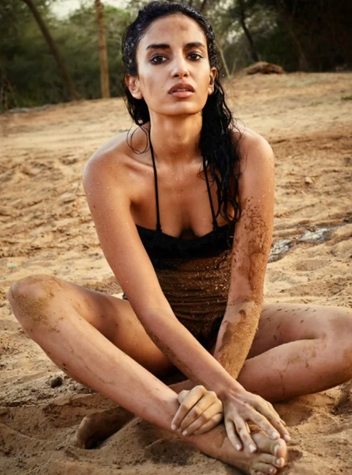 Into-the-Wild-by-Petrovsky-Ramone-in-Glamour-Netherlands-July-2013-3.png