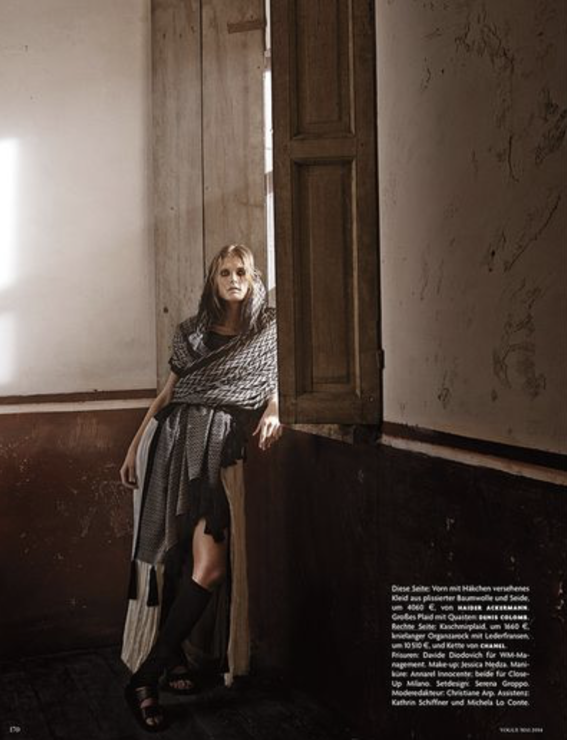 Malgosia-Bela-by-Giampaola-Sgura-Vogue-Germany-May-2014-26.png
