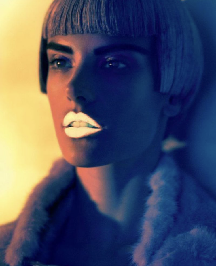 First Look: Gigi Hadid By Mario Sorrenti For V Magazine #114 w