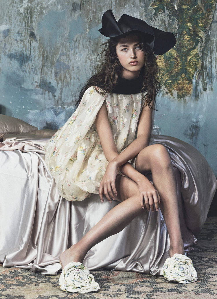 Kendall Jenner Goes Full-Frontal Glamazon in Vogue China — Anne of