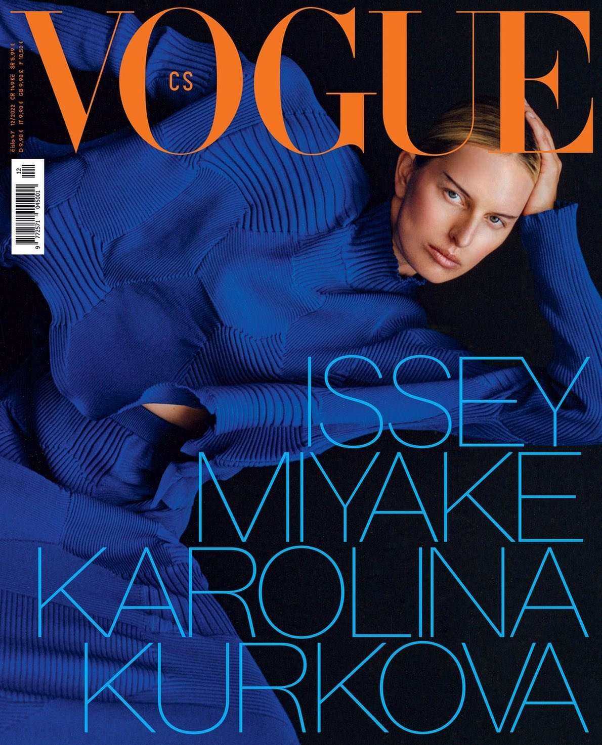 Karolina Kurkova Covers Vogue Czech December 2022 — Anne of Carversville