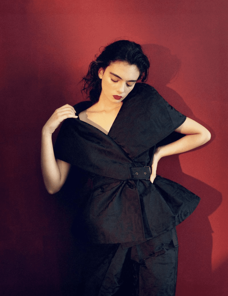 女性情報誌 GEN V Magazine Issue 4 Deva Cassel GEN V4: The Dawn of Deva Cassel – GENV.CO