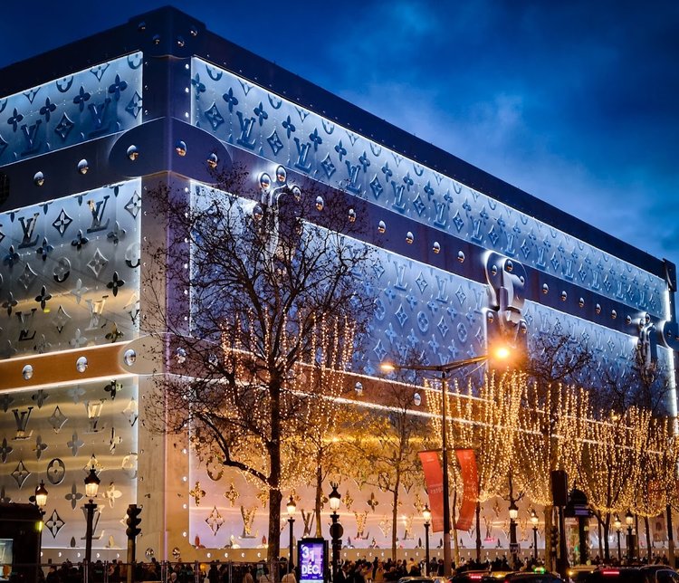 First Louis Vuitton Hotel in 2026 on Avenue des Champs Élysées — Anne ...