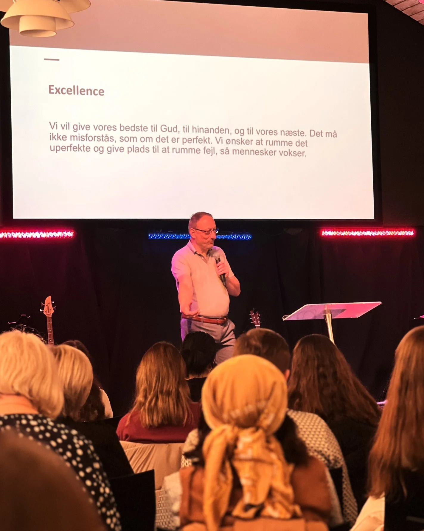 Eng below👇
Tak for en s&oslash;ndag pakket med lovprisning, Guds n&aelig;rv&aelig;r, budskab om excellence v&aelig;rdien og ikke mindst samtaler og f&aelig;llesskab. Vi bygger hjem sammen. 

Thank you for a great Sunday packed with worship, Gods pre