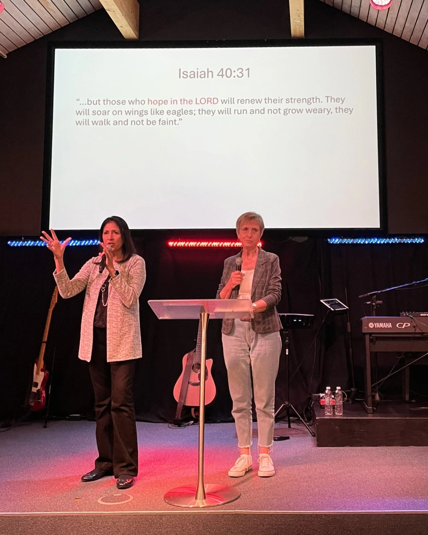 Fantastisk s&oslash;ndag med Lavanya Dua fra London. St&aelig;rk lovsang og b&oslash;n. Dejligt f&aelig;llesskab.