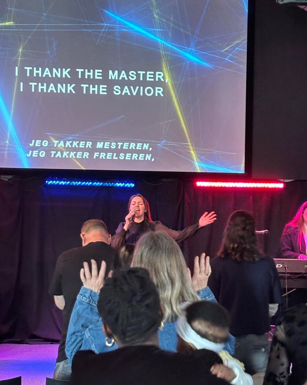 Vi havde en dejlig s&oslash;ndag i kirken. En formiddag med Guds forvandlende n&aelig;rv&aelig;r. Budskabet l&oslash;d om at du ikke beh&oslash;ver at v&aelig;re styret af frygt og angst, men kan opleve Guds frelse og fred. 

We had a lovely Sunday a