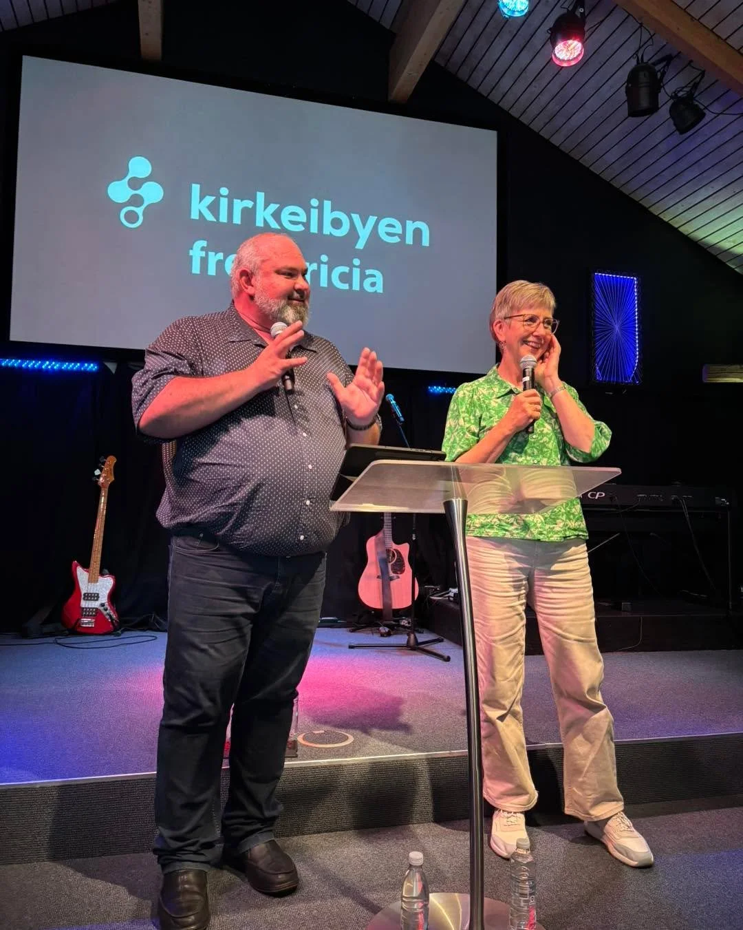 Wow wow. Sikke en s&oslash;ndag med st&aelig;rkt Guds n&aelig;rv&aelig;r, tale og profetiske ord ved Andries van Heerden. Gud bygger sin kirke, sin familie og der er plads til alle med alt hvad Gud har lagt i dig. 

Wow wow. What a Sunday with strong