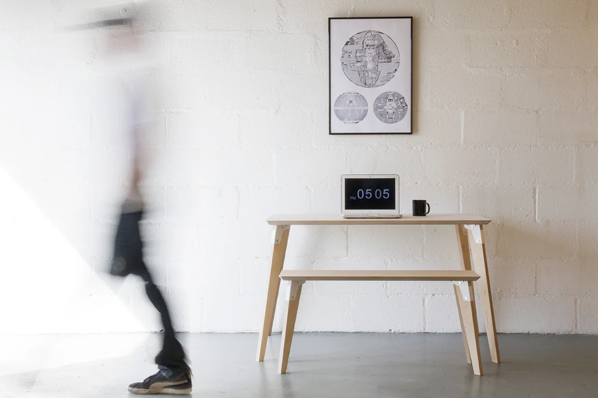 Cord_Industries_ModSys_Desk_01_laptop_person_web.jpg