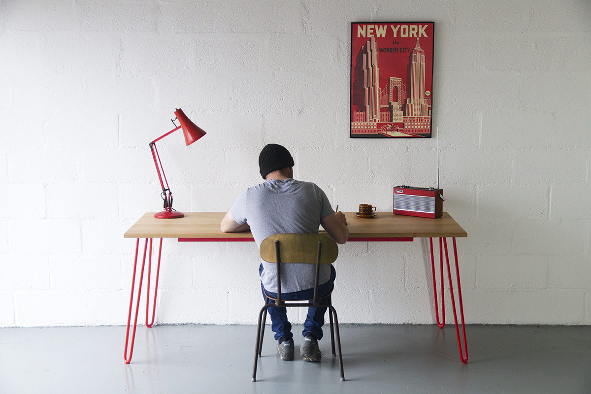 Cord_Industries_hairpin_leg_desk_NEW_YORK_Red_social.jpg