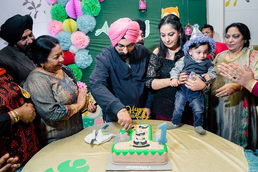 cake cutting moment  delhi