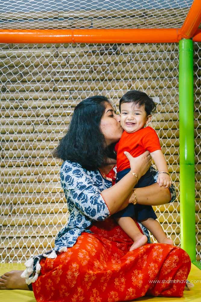 Playarea_photoshoot_indoor_candid_1_year_old_boy_fundays_dwark-9.jpg