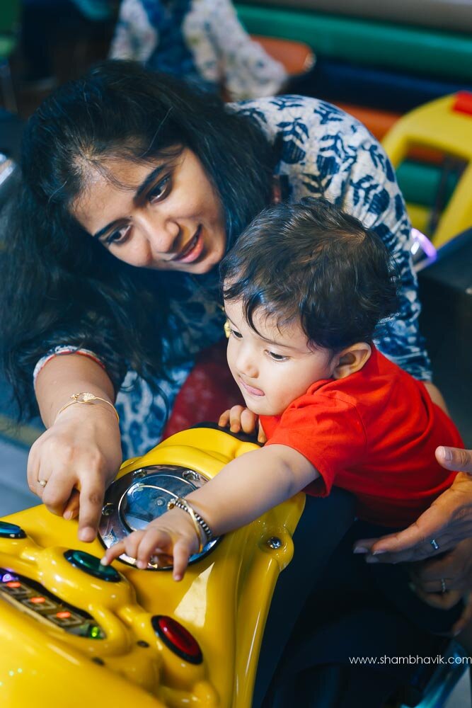 Playarea_photoshoot_indoor_candid_1_year_old_boy_fundays_dwark-12.jpg