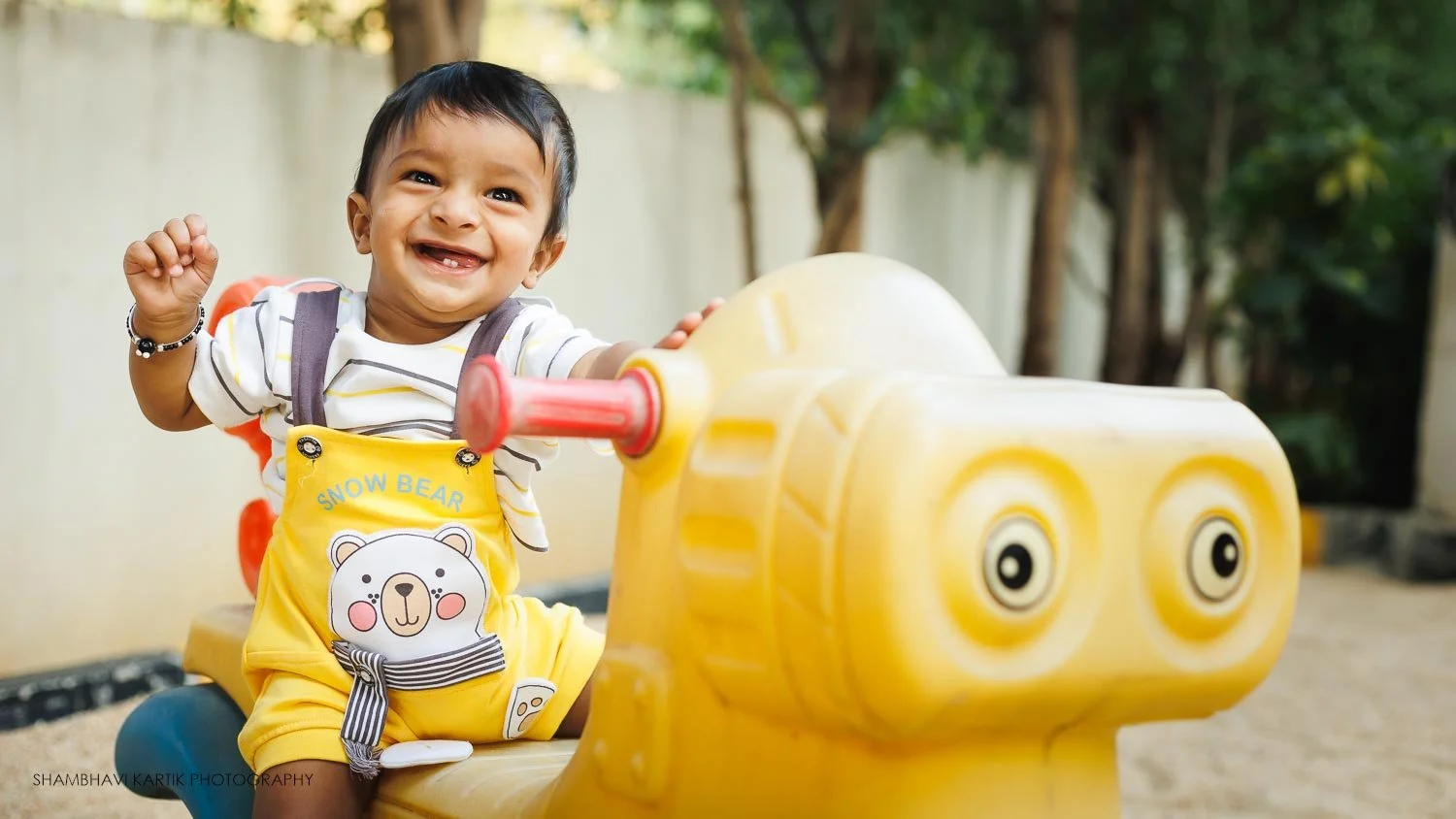 baby_photoshoot_candid_moments_outdoor_bengaluru_natural_kid_photography.jpg